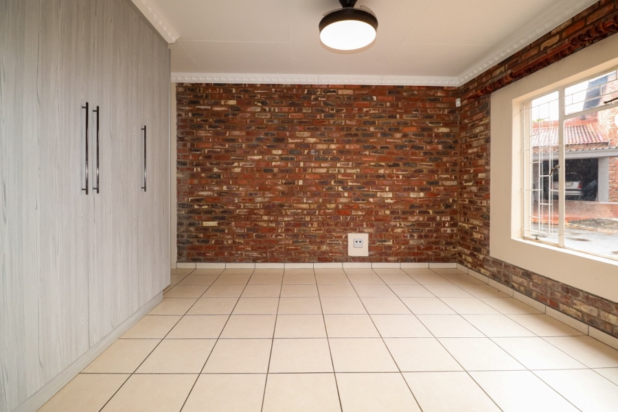 To Let 3 Bedroom Property for Rent in Flamwood North West